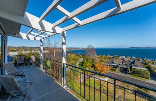 Hilltop House | Muritai - Size! Location! Views!