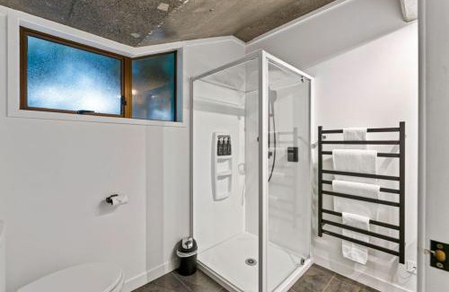 Hilltop House | Muritai - Size! Location! Views!