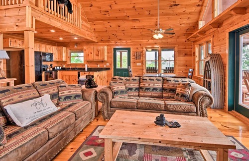 Murphy Cabin | Murphy Cabin w/ Mtn. Views ~4 Mi to Cherokee Lake!