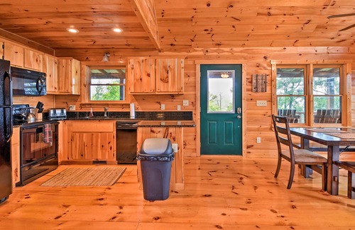 Murphy Cabin | Murphy Cabin w/ Mtn. Views ~4 Mi to Cherokee Lake!
