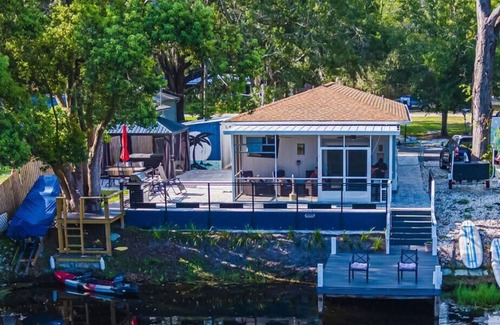Odessa House | Murphy's Cove Retreat - Lakeside Hot Tub Included