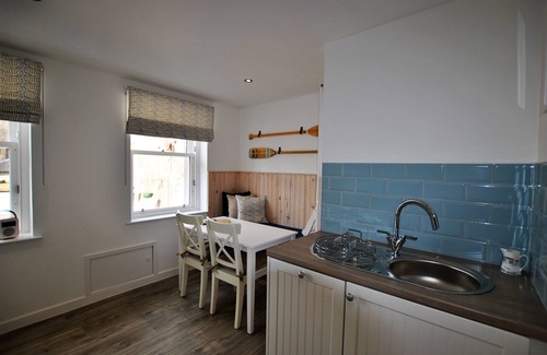 Anstruther Apartment | Murray's Neuk- stylish coastal apartment