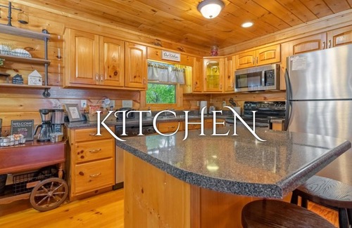 Ellijay Cabin | *Muses Lodge*$Views|Ellijay|Relax|Fire Pit|Hot Tub