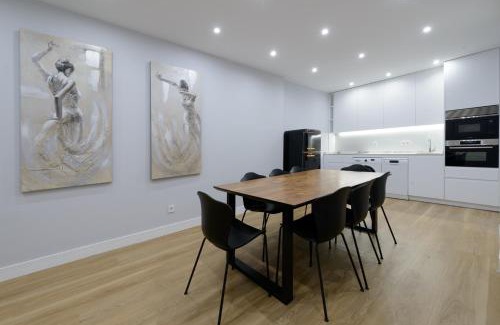 Embajadores Apartment | Museum area atocha 3BR 2BTH