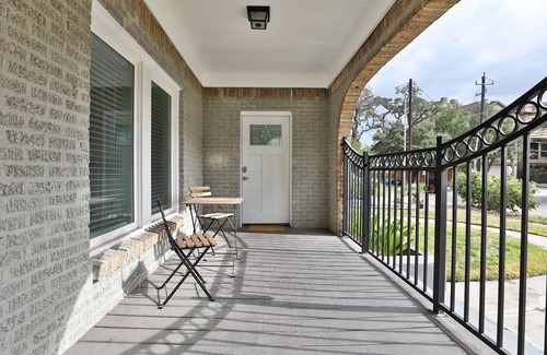 South Central Houston House | Museum District - Beautiful 2 Br/2Ba with King bed!