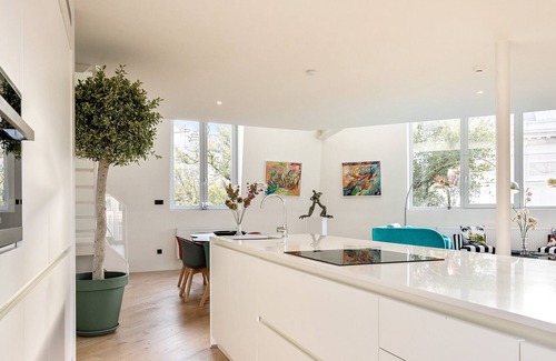 South Antwerp Apartment | Museum Garden Views