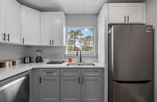 MacGregor Apartment | Museums Cozy Med Center Apt | BBQ Fire Pit Games