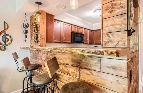 North Capitol Condo | Music City Living - 2BR/2BA Riverfront Paradise with FREE PARKING