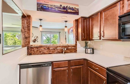 North Capitol Condo | Music City Living - 2BR/2BA Riverfront Paradise with FREE PARKING