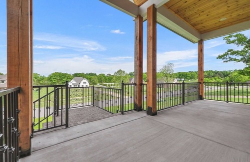 Lebanon House | Music City New 3000sq' Home in a quiet neighborhood.
