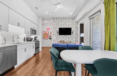 Edgehill Condo | Music Row Bungalow - In the heart of Music City!