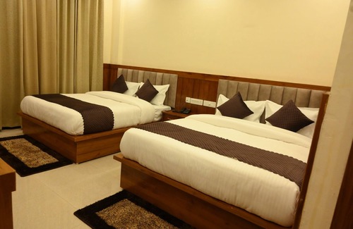 Sitapur Hotel | Musk Hill Resort