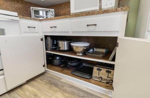 Muskogee House | Muskogee Guest FavoriteHuge YardCoffee Bar!