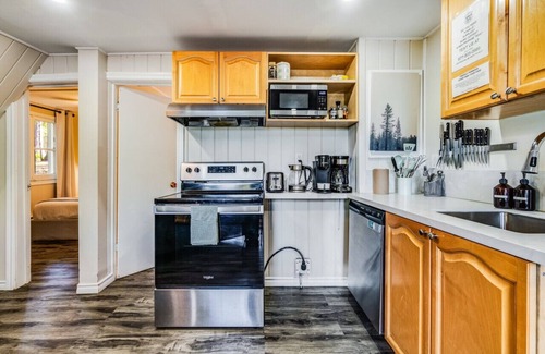 Dwight House | Muskoka cottage on stunning lakefront - Windermere