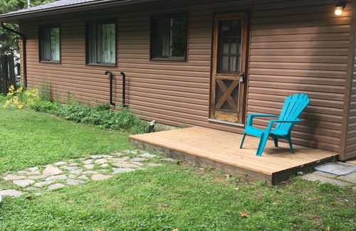 Lake of Bays Cottage | Muskoka, Cozy 3 Bedroom/2 Bathroom Cottage located on the coveted Lake of Bay