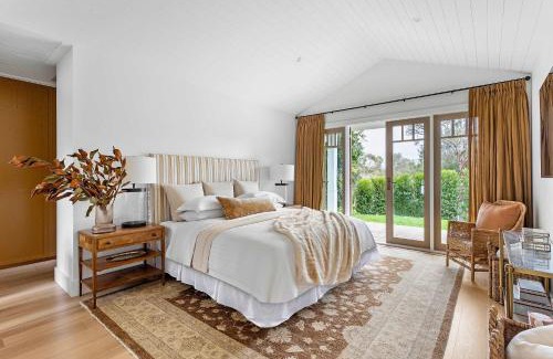 Mount Martha House | Muskoka Luxe Retreat with Pool Spa & Fire Pit