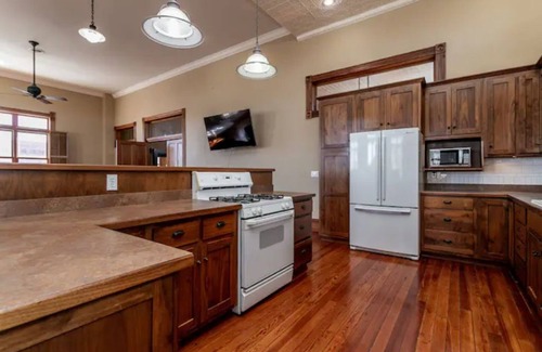Fayette Apartment | Must see! Stunning Penthouse in heart of downtown