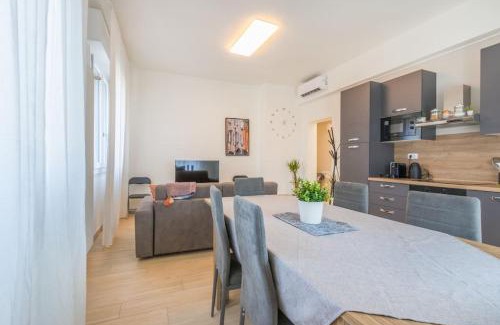 Buon Pastore-Sant'Agnese-San Damaso Apartment | Mutina LuxLife Home close to Center - Free Parking