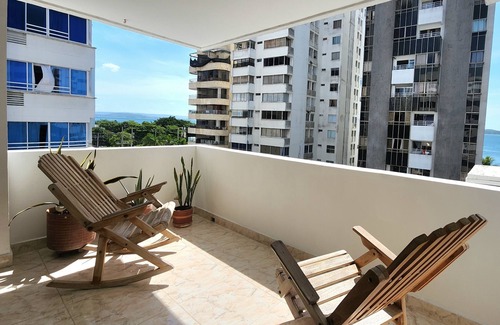 Bocachica House | Muy Amplio y Comodo Apartamento, Laguito. Frente al mar