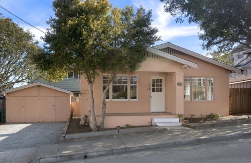 Pacific Grove Cottage | MV121 Walk to the Ocean Pacific Grove Cottage 30 Nts min