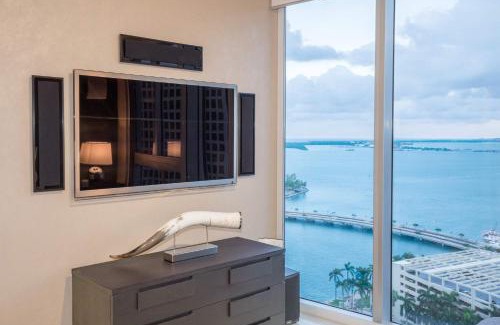 Downtown Miami Apartment | MVR - Oceanfront Corner Balcony Luxe SPA