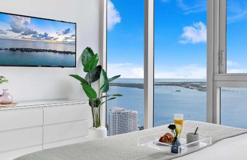 Downtown Miami Apartment | MVR-Relax in Style Above Brickell