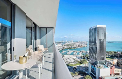 Flagami Apartment | MVR Skyline Luxury in Downtown Miami