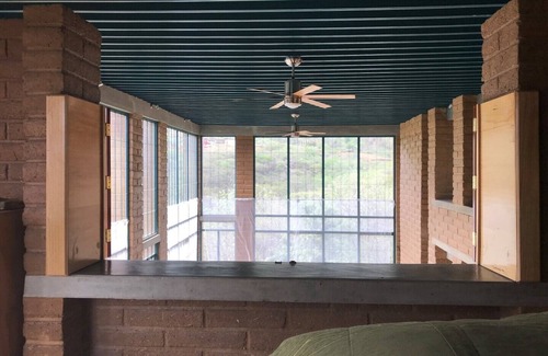San Andres Huayapan House | Spacious and secluded Architectural gem with stunning mountain views.