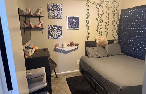 Deer Valley Condo | My Cozy Condo , North Phoenix Area Close to Freeways and Shopping