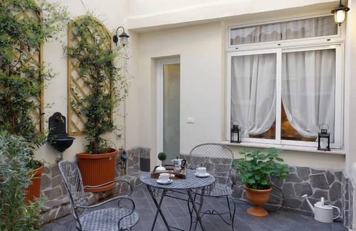Santa Croce Apartment | MY FLORENCE HOME SANTA CROCE: the lovely oasis of calm away from the crowds