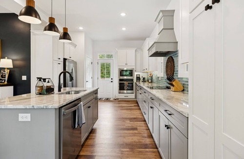 Smithville House | My Friend's Place-Center Hill Lake-close to PatesFord-Hot Tub-Lake View