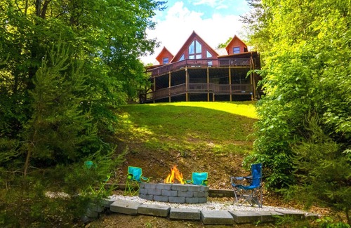 Tazewell Apartment | My Happy Place - Lakefront cabin