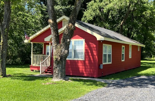 Baton Rouge House | My Lil Red House - WE HAVE POWER YEAR AROUND!