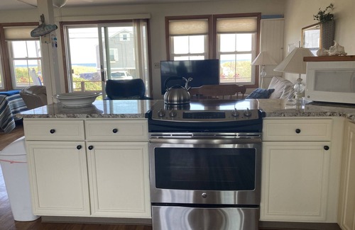 Charlestown Cottage | My Piece of Heaven Sun-Fri rentals Cancellation 8/10-8/15 ocean/pond view