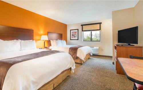 Monaca Hotel | My Place Hotel-Pittsburgh North/Monaca, PA