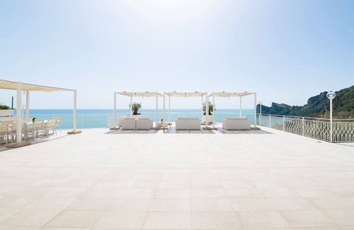 Sirenuse Villa | My Rental Homes - Relais Nike with sea view, private pool and jacuzzi