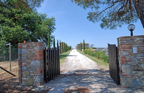 Paciano Villa | My Rental Homes - Casale Umbro with spacious garden and a private swimming pool