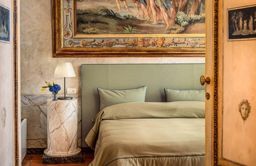 Montecalvario Villa | My Rental Homes - Palazzo Doria luxury building in the historic center of Naples