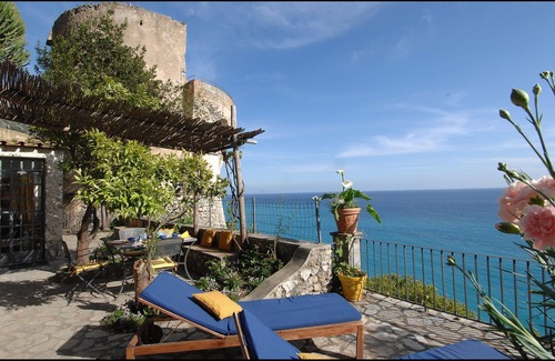 Positano City Centre Apartment | My Rental Homes - Romantic Tower with shared pool, terrace and sea view
