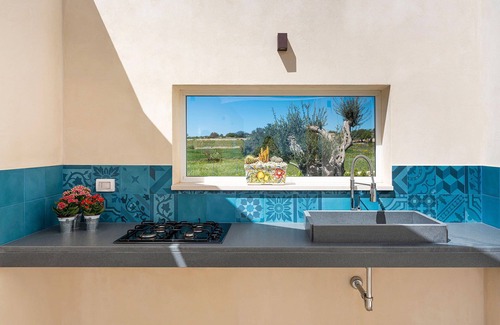 Ispica Villa | My Rental Homes - Villa Bruna with salt water infinity pool and panoramic view