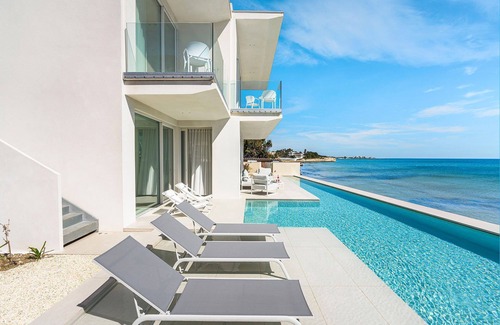 Noto Marina Villa | My Rental Homes - Villa Confini with heated pool and sea view
