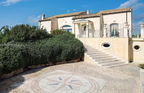 Donnalucata Villa | My Rental Homes - Villa Gemma with wellness area, heated pool, Jacuzzi and hammam