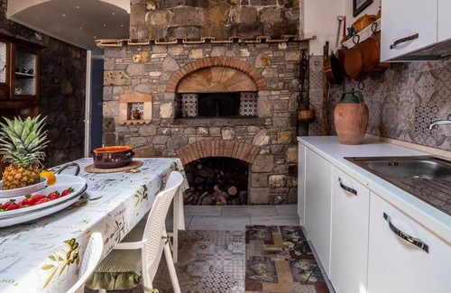 Colli di Fontanelle House | My Rental Homes - Casa Kim with sea view, hot tub and terrace with the barbeque