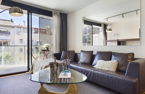 Sant Gervasi Apartment | My Space Barcelona 16 Apart. has 94 people and optional parking in Barcelona