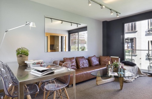 Sant Gervasi Apartment | My Space Barcelona 9 Apart has 54 people with optional parking in the center