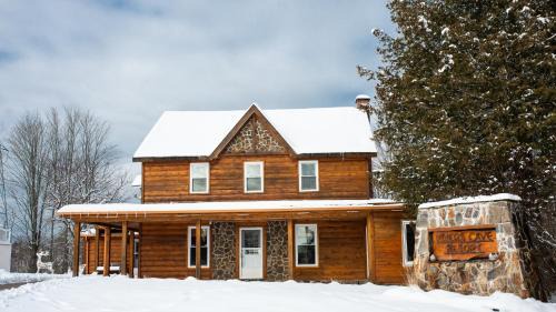 North Frontenac Cabin | Myers Cave Resort