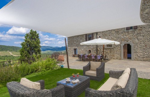 Panzano in Chianti Villa | MyExclusiveItaly - Villa Chianti with panoramic pool on the vineyard
