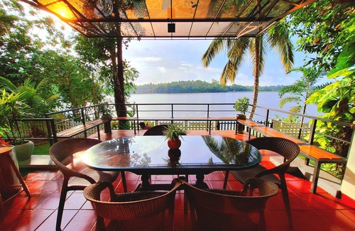 Moratuwa House | MyH-LAKE FRONT Pvt Villa with staff, FREE Breakfast, Near City