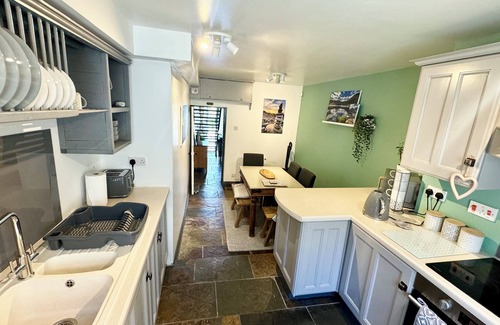 Trefor Cottage | Mynydd a Mor, Mountains and Sea, Llyn Peninsula, North Wales cottage.