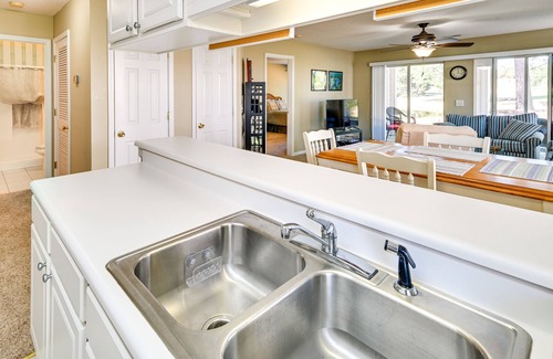Waterford Plantation Condo | Myrtle Beach Condo w/Pool: Near Golf & Mall!